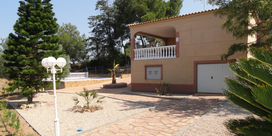 zijkant-Casa-Montur-Valencia-vaakntiehuis-in-spanje